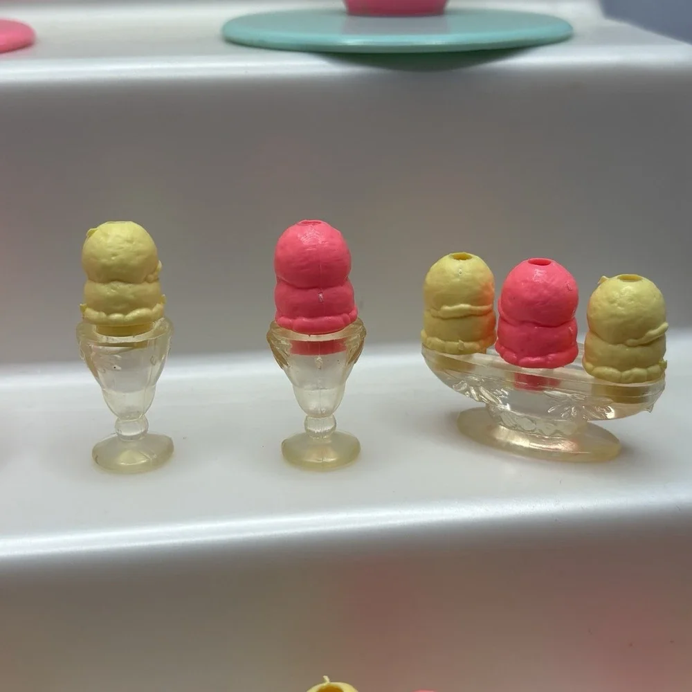 Vintage‎ 1987 Barbie Ice Cream Shop Cones Banana Splits More
